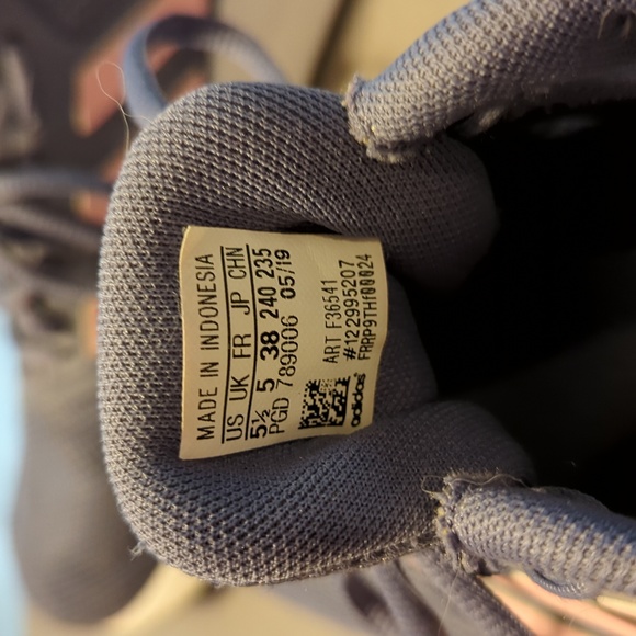 ADIDAS - Picture 4 of 4